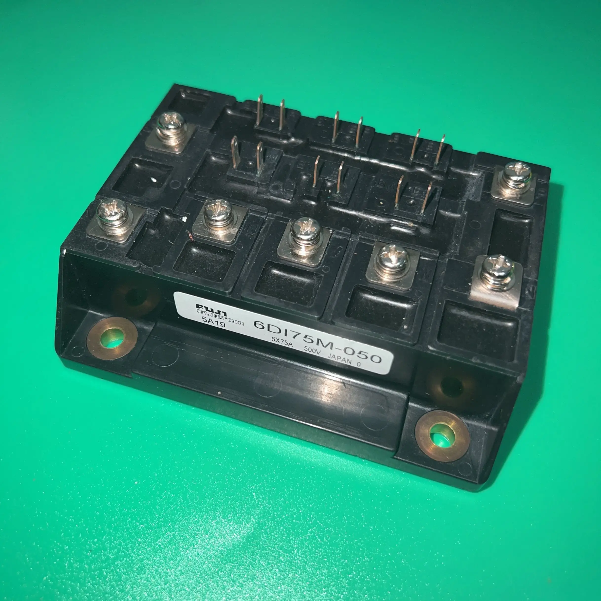 

6DI75M-050 6x75A 500V MODULE 6DI75 M-050 IGBT 6DI75M050 6DI 75M-050 6D I75M-050 6 DI75M-050 6D175M-050