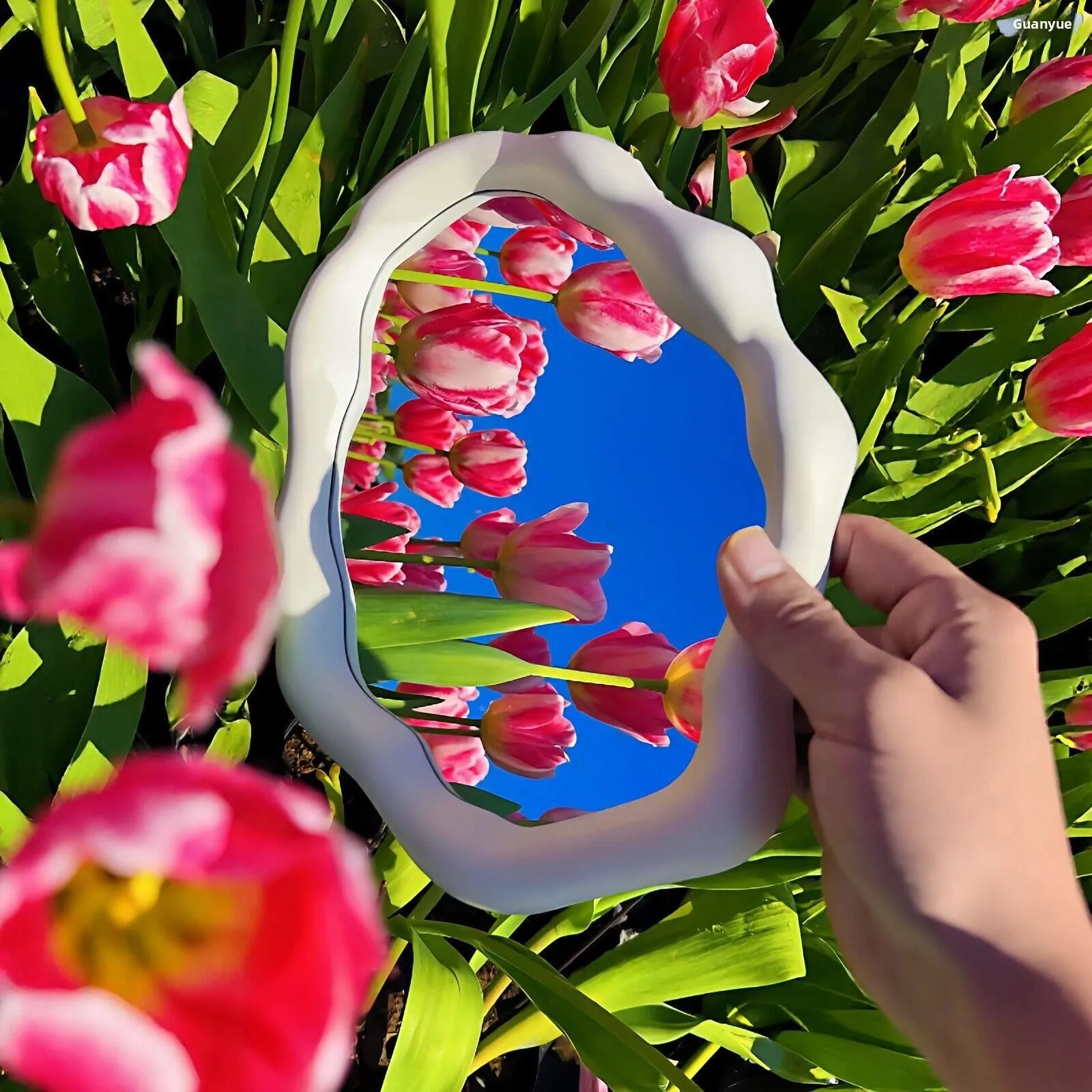 

Cloud Shaped Small Mirror Women's Makeup Mirror Tulip Field Decorative Mirror Atmosphere Photography Outfitting Creative Cult...
