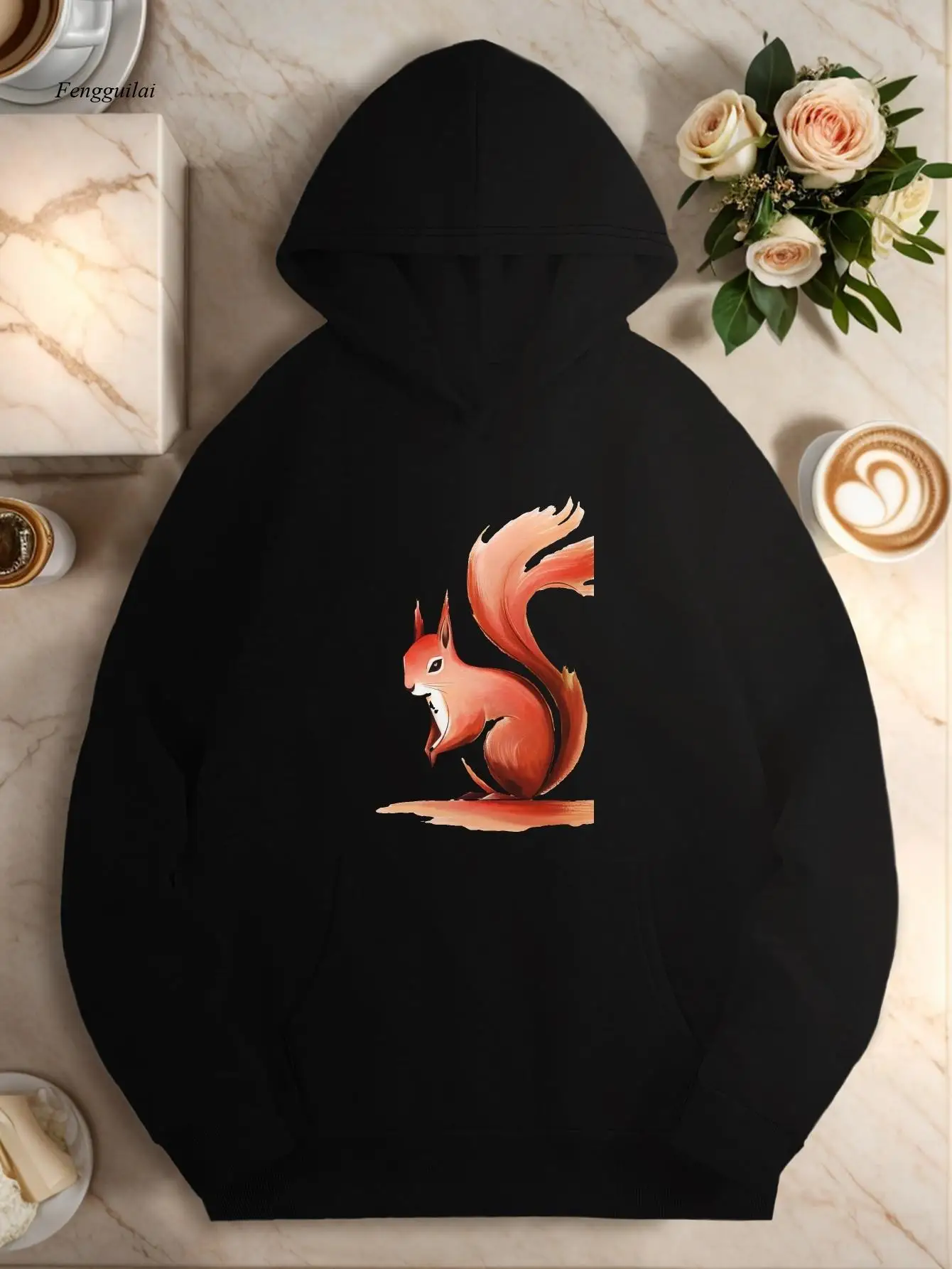 

Толстовка с рисунком большой зеленой белки — уютный толстый теплый пуловер с передним карманом