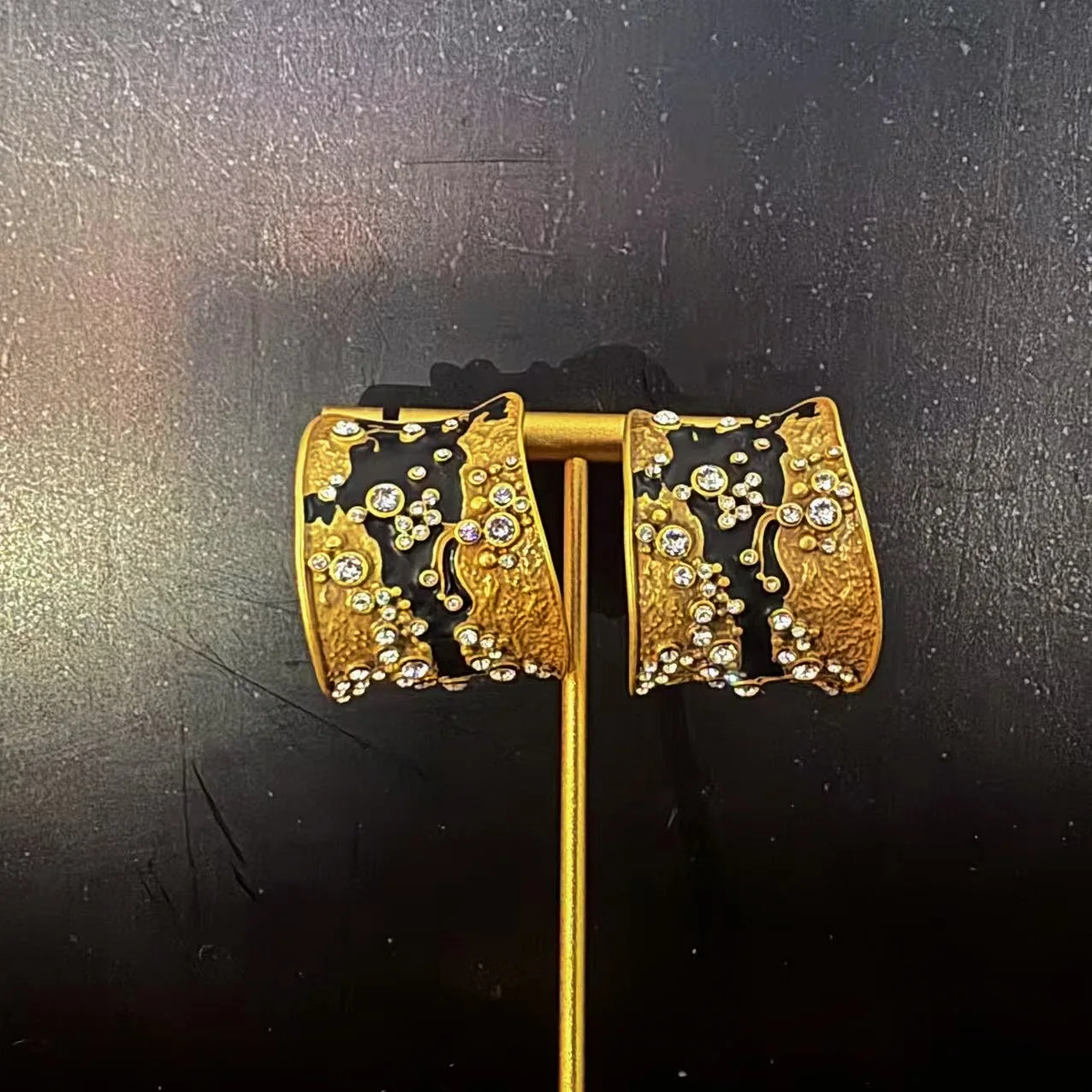 Vintage Black Enamel Gold C Hoop Earrings Irregular Texture Inlaid CZ Retro Art Statement Ear Jewelry for Women
