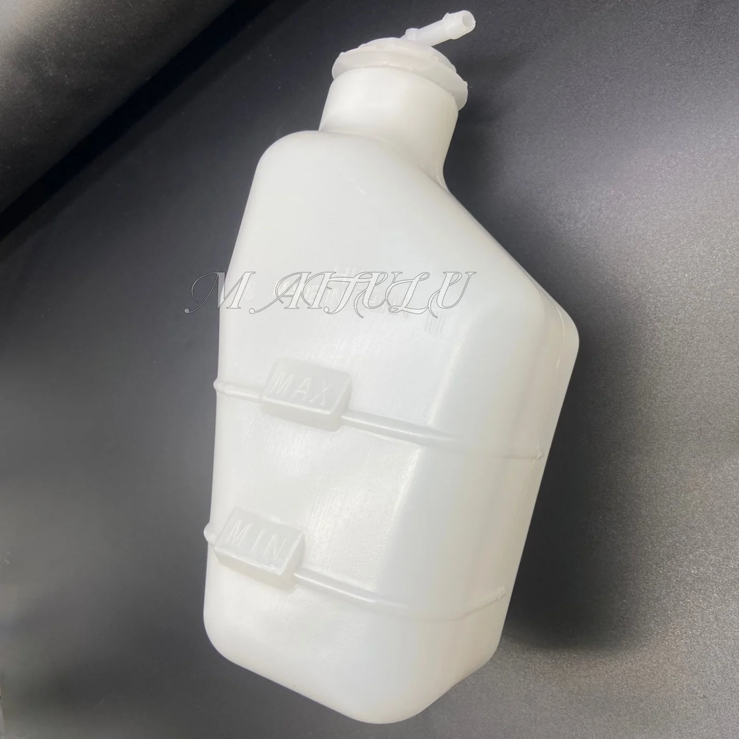 Water tank Antifreeze Auxiliary Water Bottle tank For HONDA CRV BREEZE 2018 2017 2018 2019 2020 2021 2022  radiator tank