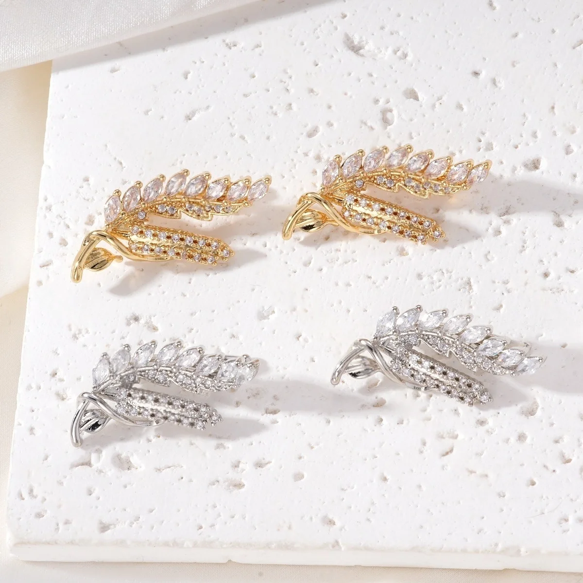 

1 Piece of Copper Plated with 18K Gold CD Letter Spacer Clasp, Pearl Bracelet Connector DIY Jewelry Making Material Accessories