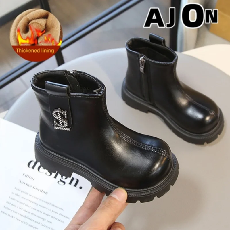 

In autumn and winter of 2025, girls' short boots are fashionable and simple, and children's Martin boots with warm cotton lining