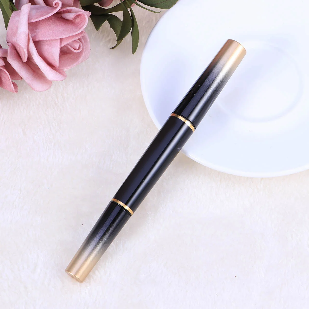 أحمر شفاه غير لامع بطانة شفاه مزدوجة الأطراف يدوم طويلاً كوب غير لاصق حريري ناعم لون نقي سهل الاستخدام بلسم شفاه عالي العرض #1