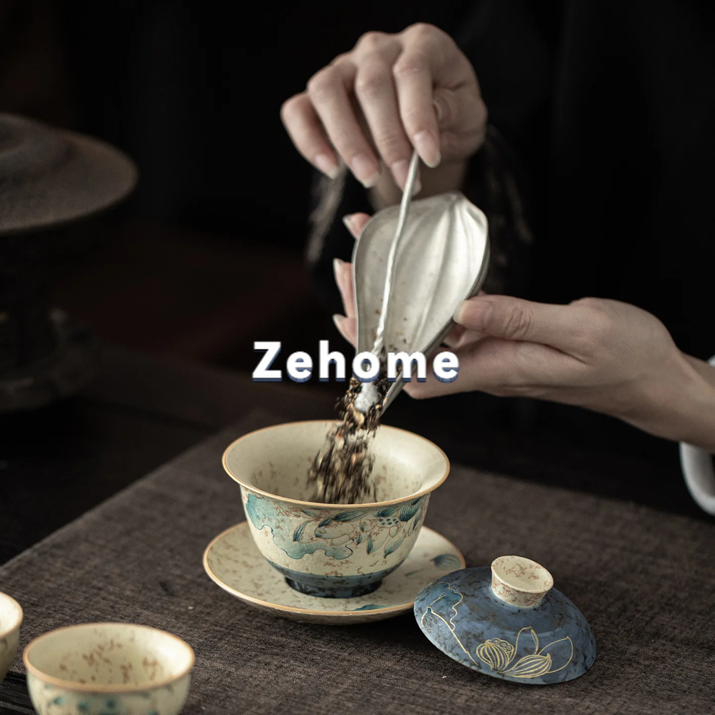Blue and white flint red lotus life auspicious three talent cover bowl antique ceramic tea bowl with lid tea cup tea set gift