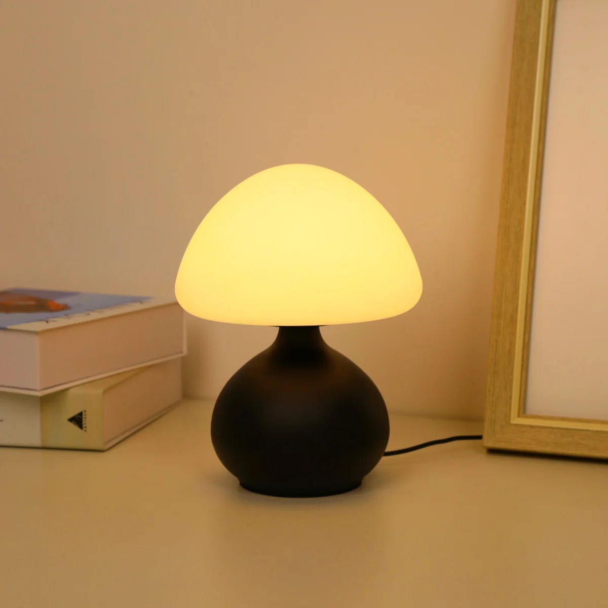 Modern minimalist mushroom table lamp with three color switching and infinite dimming for home decoration atmosphere table lamp