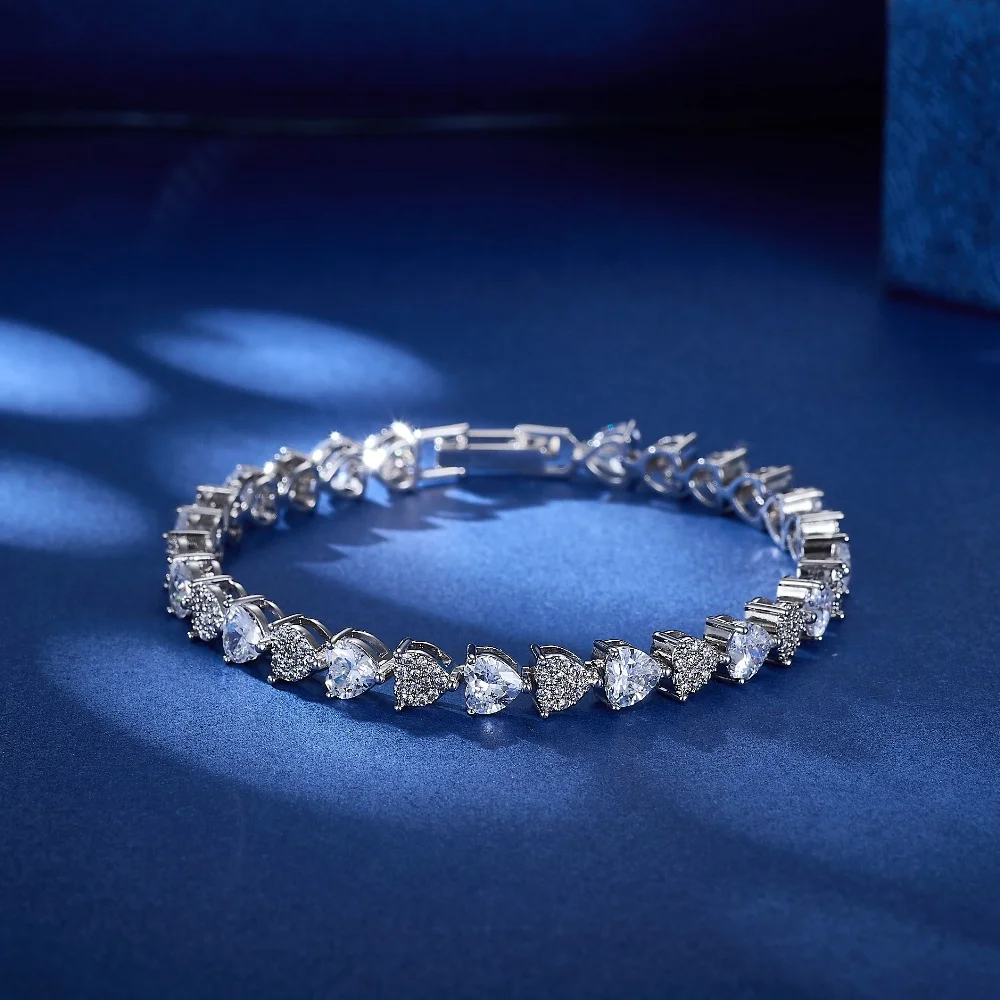 

Heart Shaped White Zirconia Tennis Bracelet Elegant Sparkle for a Romantic Touch