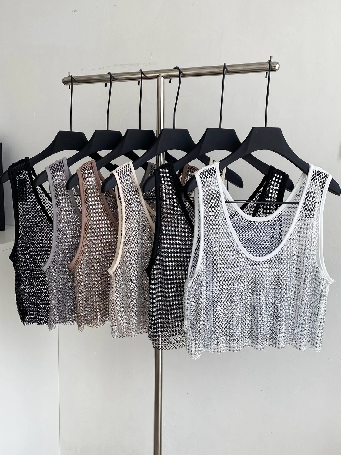 Ele Svel Kamizelka Damska Letnia Ażurowa Wyrafinowana Haftowana z Unikalnym Designem Uliczny Seksowny Top Do Pracy Z Łączonych Materiałów...