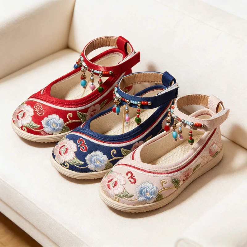 

Girls Chinese Hanfu Shoes Sweet Embroidery Children Princess Traditional Shoes Bead Tassel Kid Fashion Retro Performs Flat Shoes