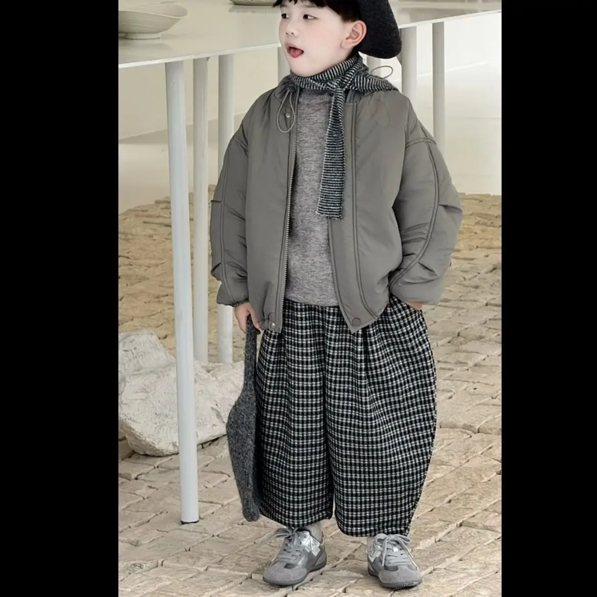 

Winter New Children's Clothing Short Cotton Clothing Set 2025 Korean Version of Boys Short Jacket Striped Pants Two-piece Set