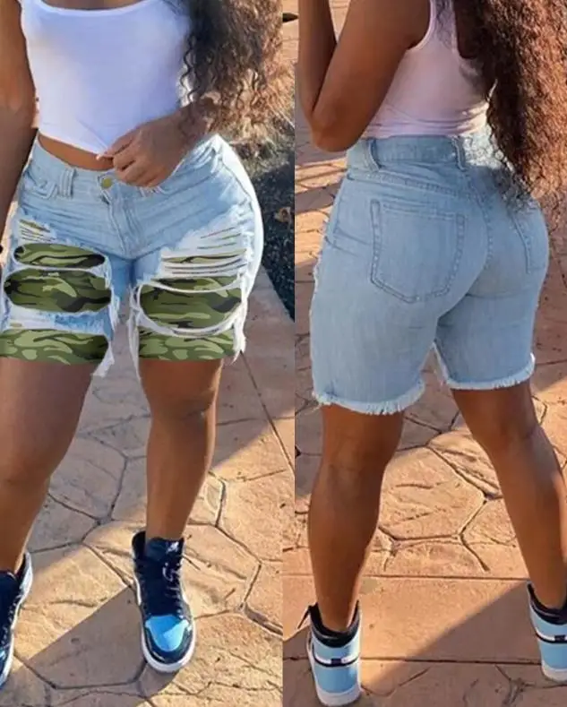 2024 Summer Women's New Camo Print Split Fur Edge Perforated Blue Denim Shorts Fashion Casual Sports Summer Wear