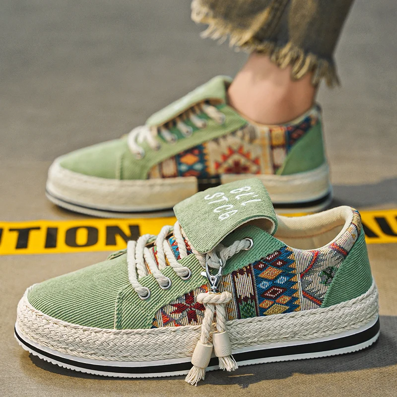 

Corduroy Versatile, Personalized and Fashionable Lace Up Board Shoes, Lazy Shoes, Trendy Men's Shoes, Suitable for All Seasons