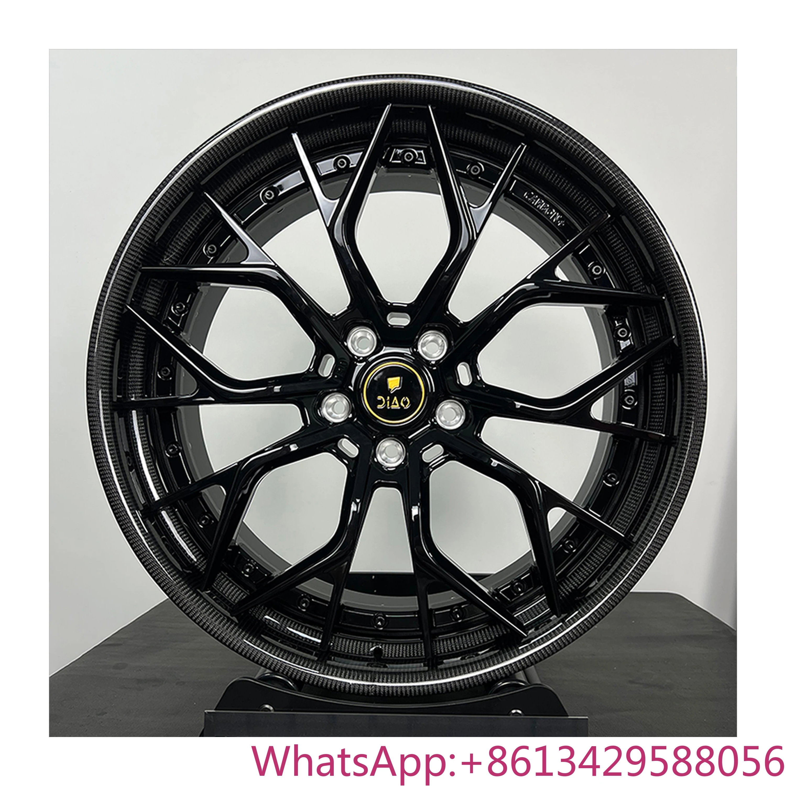 

Custom 18-24 Inch Gloss Black Carbon Fiber Forged Wheel Rim 5x112 PCD Alloy Material for Cadillac CT6 II CT5-V 2024