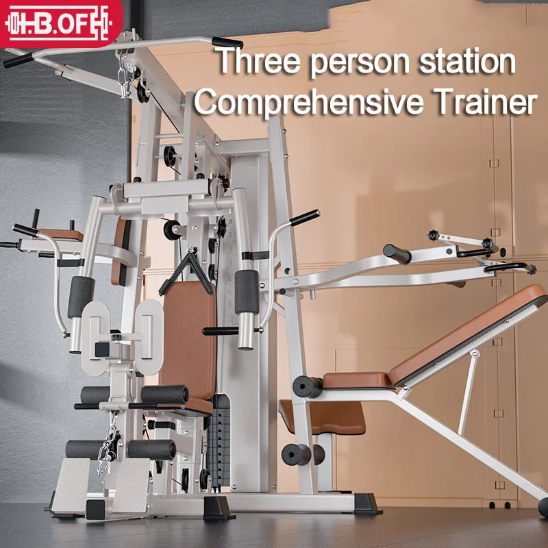 

Комплексное тренировочное устройство для домашнего использования, с тремя людьми стояют и педалями в одном многофункциональном блоке