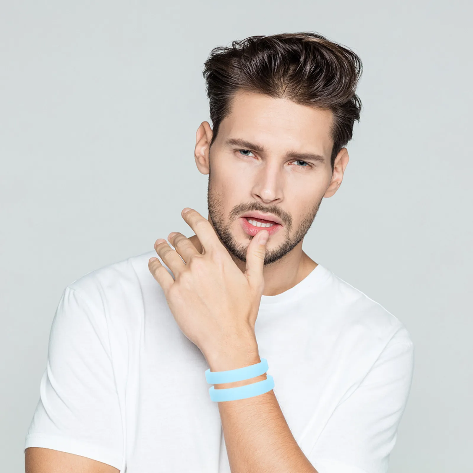 

40 шт. водонепроницаемых светящихся в темноте силиконовых браслетов, простые спортивные браслеты для подростков и взрослых, аксессуары для вечеринок и мероприятий