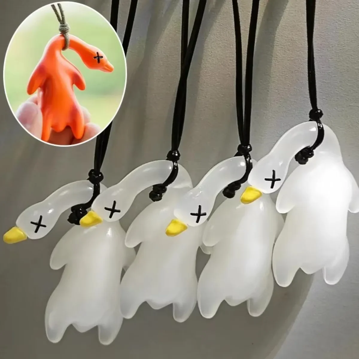 2pcs New Color Change Duck Keychain Fashion Funny Goose Pendants for Bag Car Keyrings Cute Cartoon UV Photochromic Key Chains