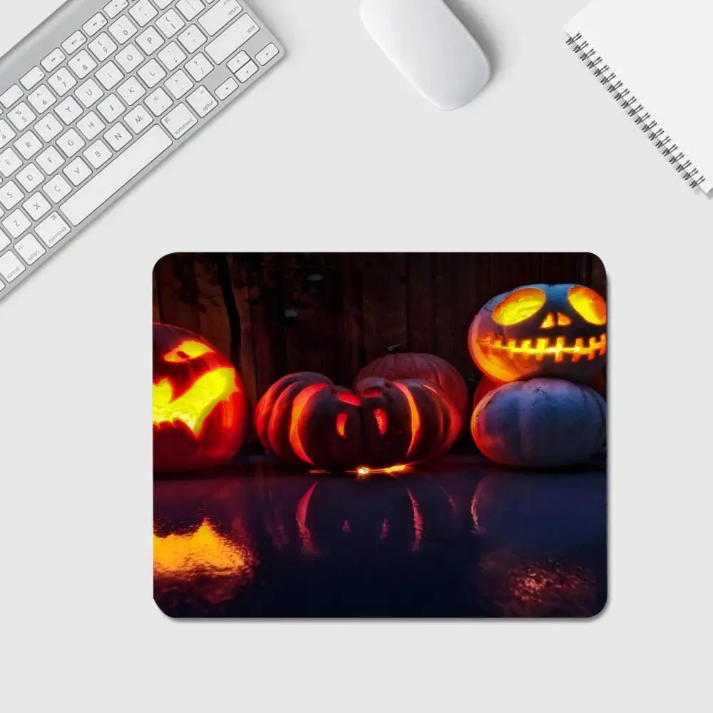 Halloween Pumpkins Mouse Pad Anime Game Mouse Pad High Quality Small Desk Pad Rubber Laptop Desk Pad