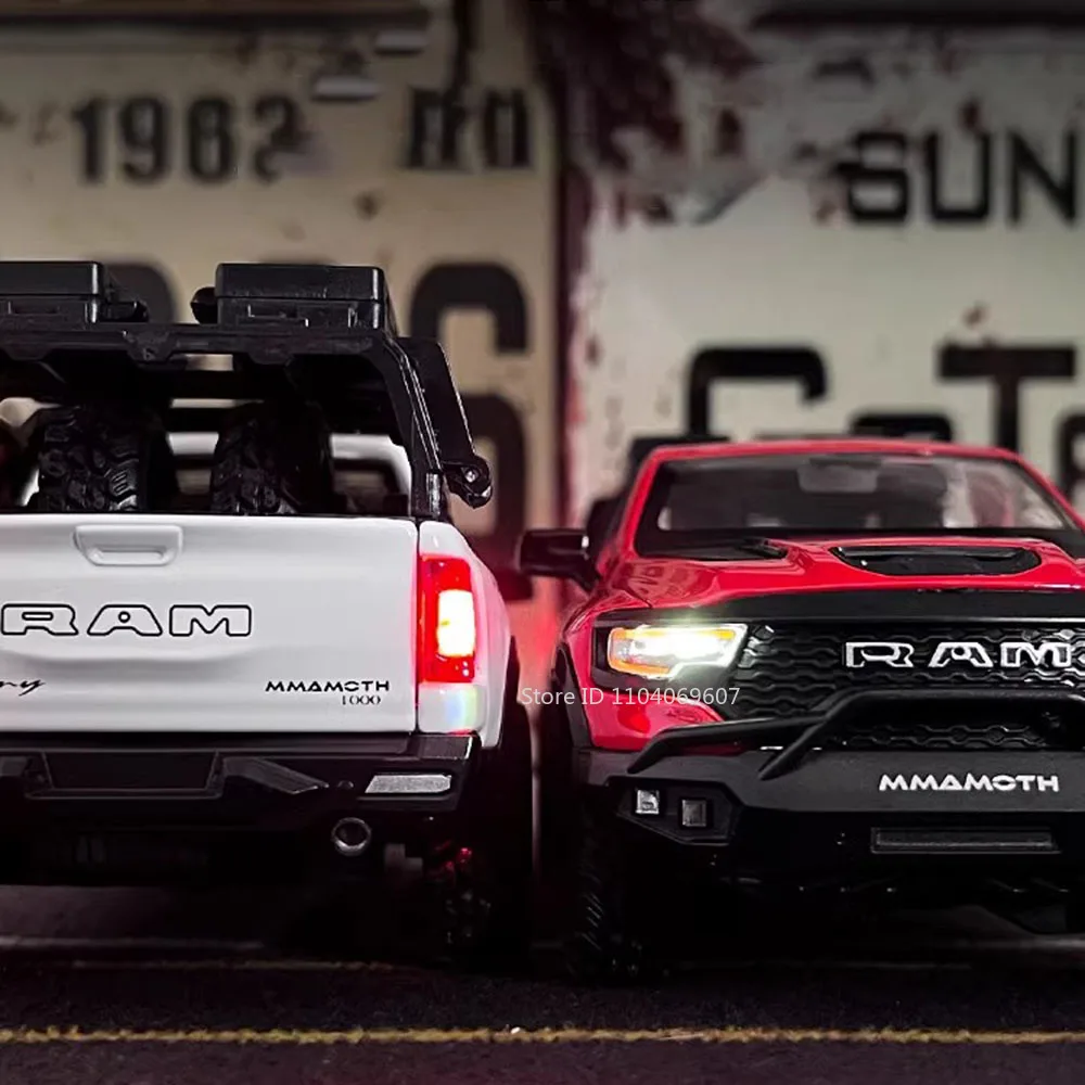1:32 マンモスピックアップおもちゃの車モデル合金ダイキャストドアオープンサウンドライトプルバックトラック車両モデル男の子キッズギフト用