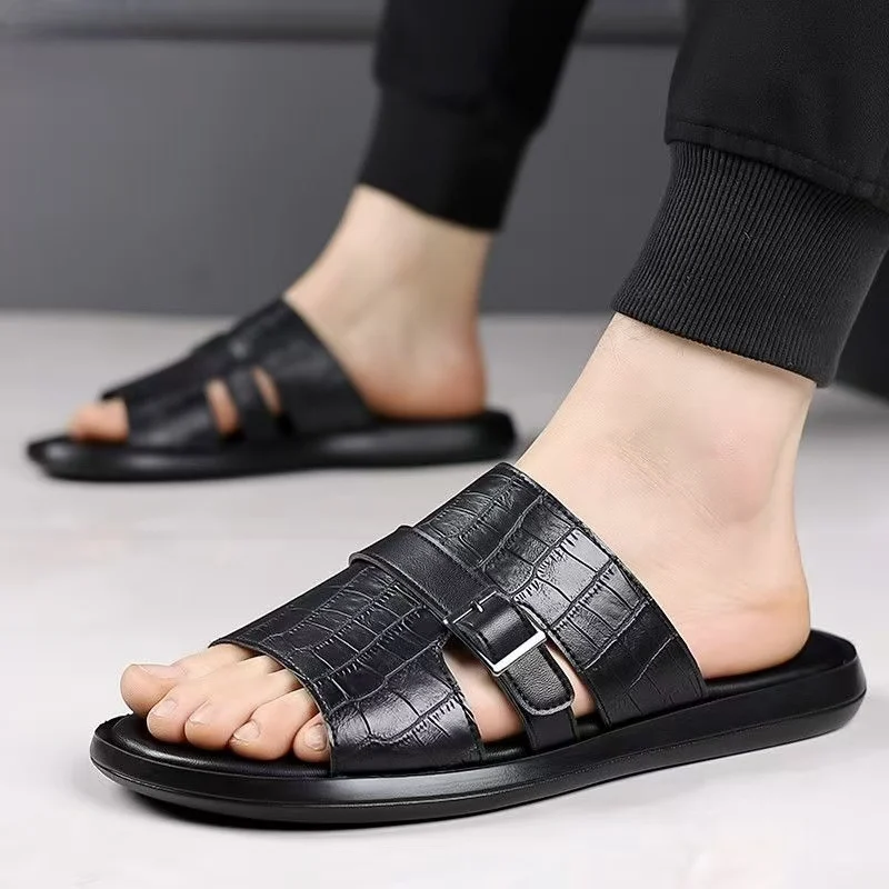 

Новые летние мужские водонепроницаемые тапочки из натуральной кожи с одним словом, нескользящие легкие модные уличные тапочки на мягкой подошве, сандалии