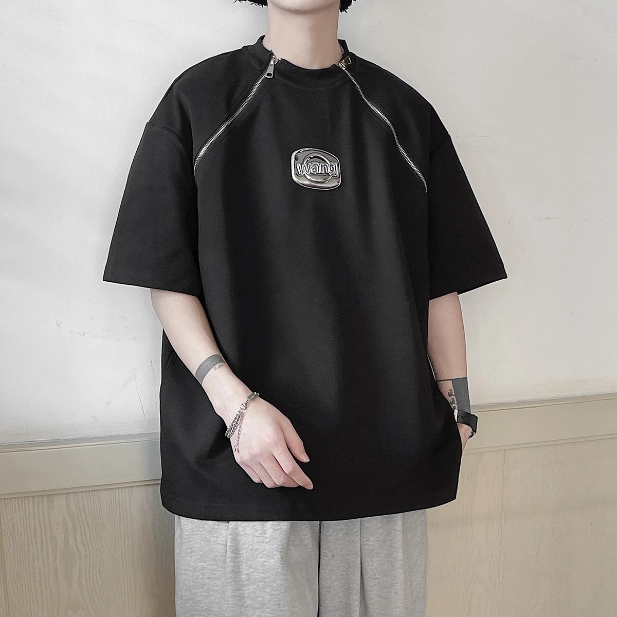

Hong Kong style American shoulder pads design T-shirt male zipper WANG metal texture letters