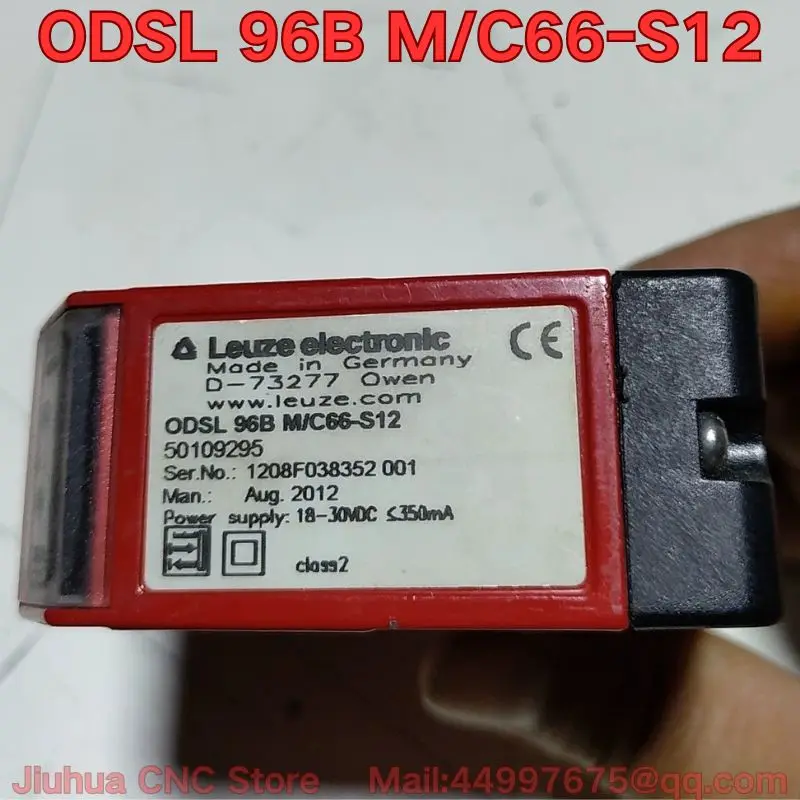 

Бывший в употреблении тест функции лазерного датчика дальности ODSL 96B M/C66-S12 нормально