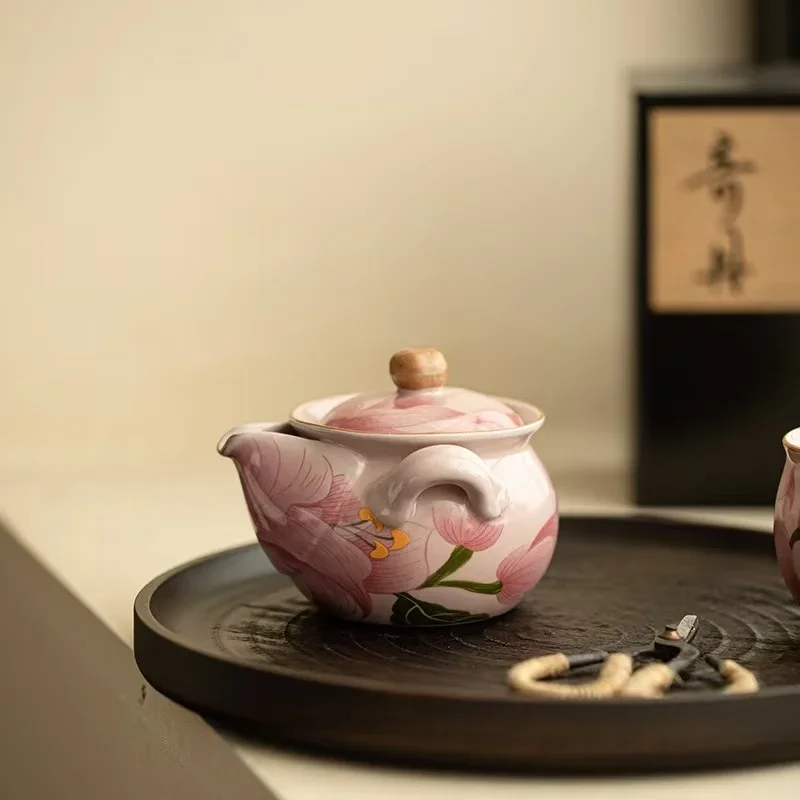 180ML Pink Ru Kiln Teapot National Lily Hand Grab Pot Delicate Ceramic Treasure Bottle Pot Not Hot Brewing Teapot Kung Fu TeaSet