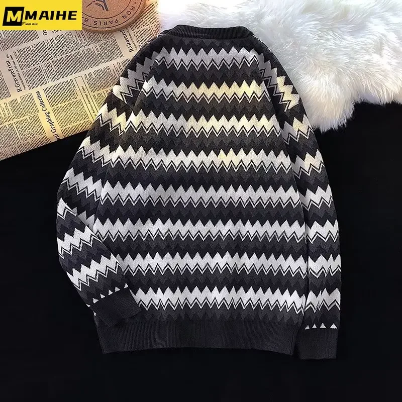 Winter High-end Knitted Sweater Men's Fashion Wavy Knitted Casual Round Neck Shirt Harajuku Style Big Pocket Joker Pullover 2024