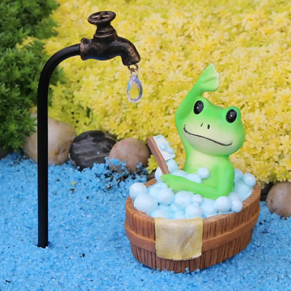 Little Frog Sculpture Frog Garden Decor Statue Synthetic Resin Bathing Frog Ornament Home Table Decoration for Outdoor Plants