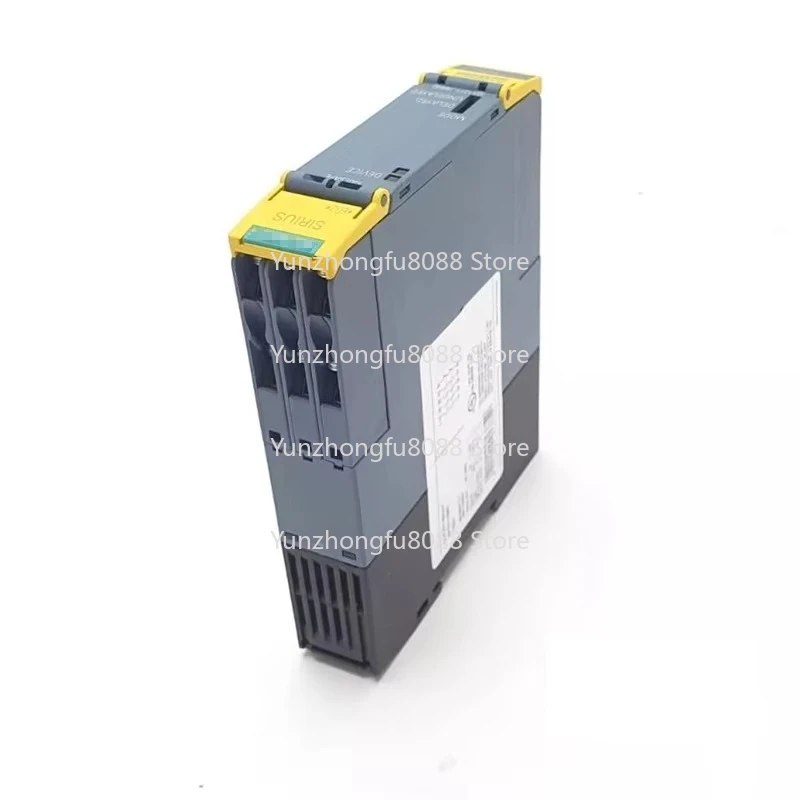 New 3SK1211-1BB40 Sirius Safety Relay Output 24V DC