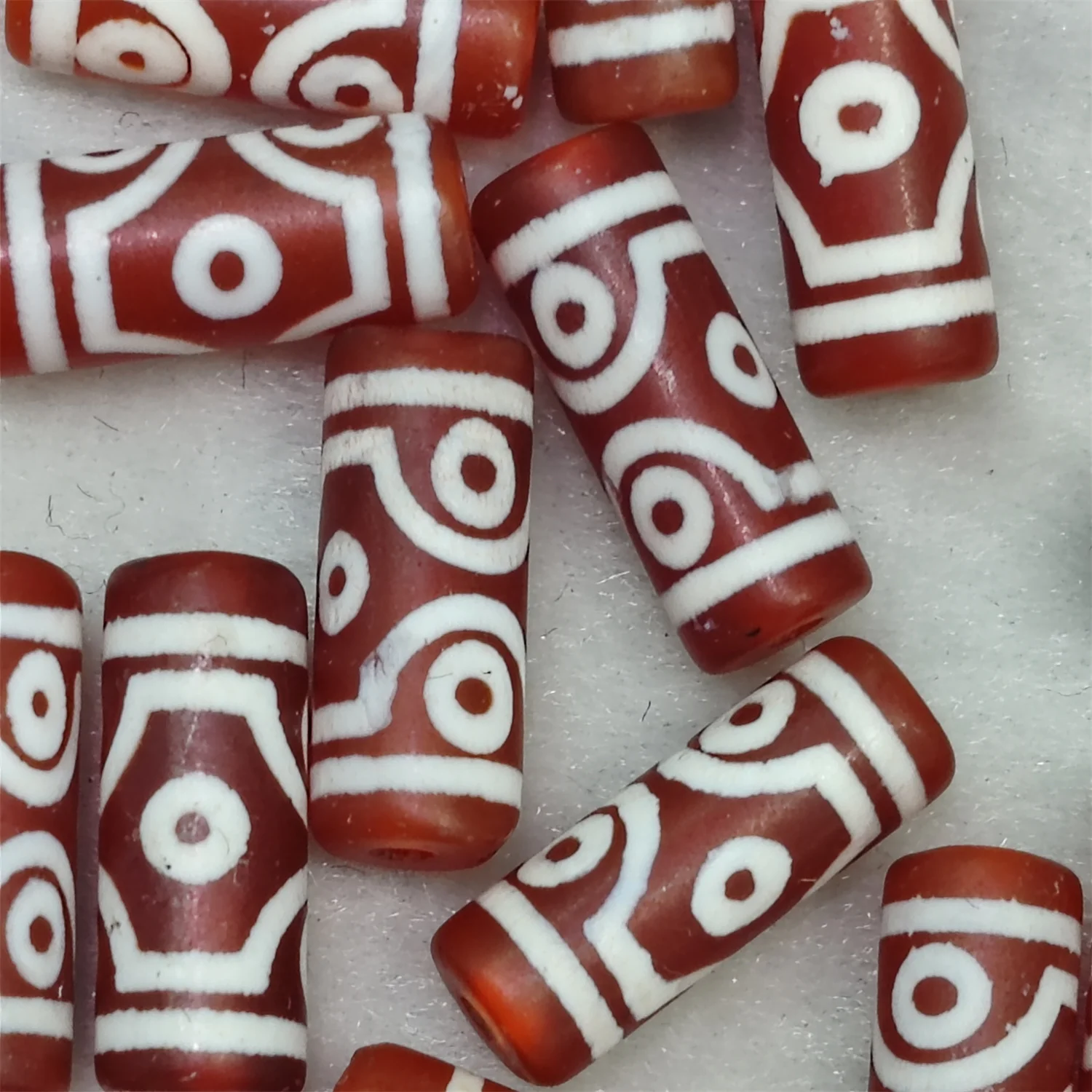 

10pcs/lot Natural Old Agate Dzi red 16×6 mm Multiple patterns Weathering lines West Asian beads Tube beads diy Bracelet Necklace