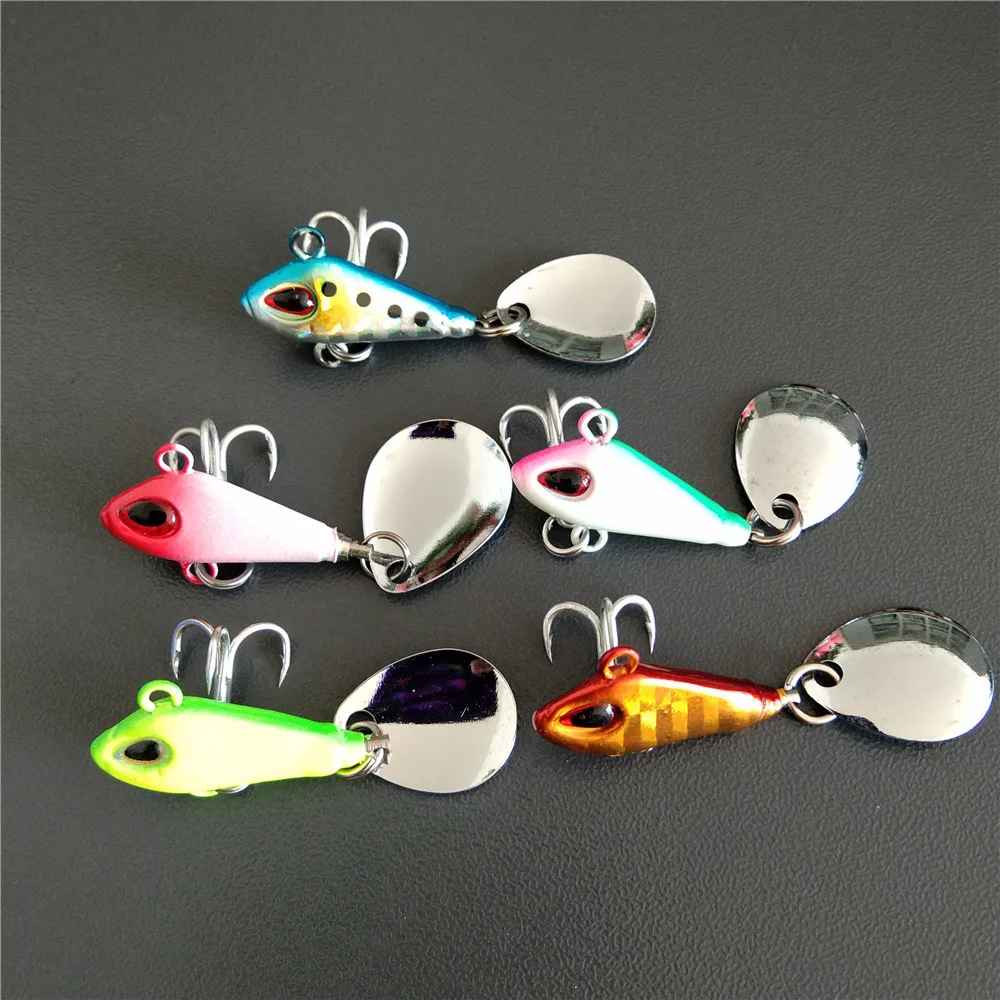 5 adet 2.5 cm 6.7g Dönen Metal VIB Kaşıkla Balıkçılık Cazibesi Spinner Batan Pin Crankbait Payetler Kuyruk Bas Yemler Mücadele