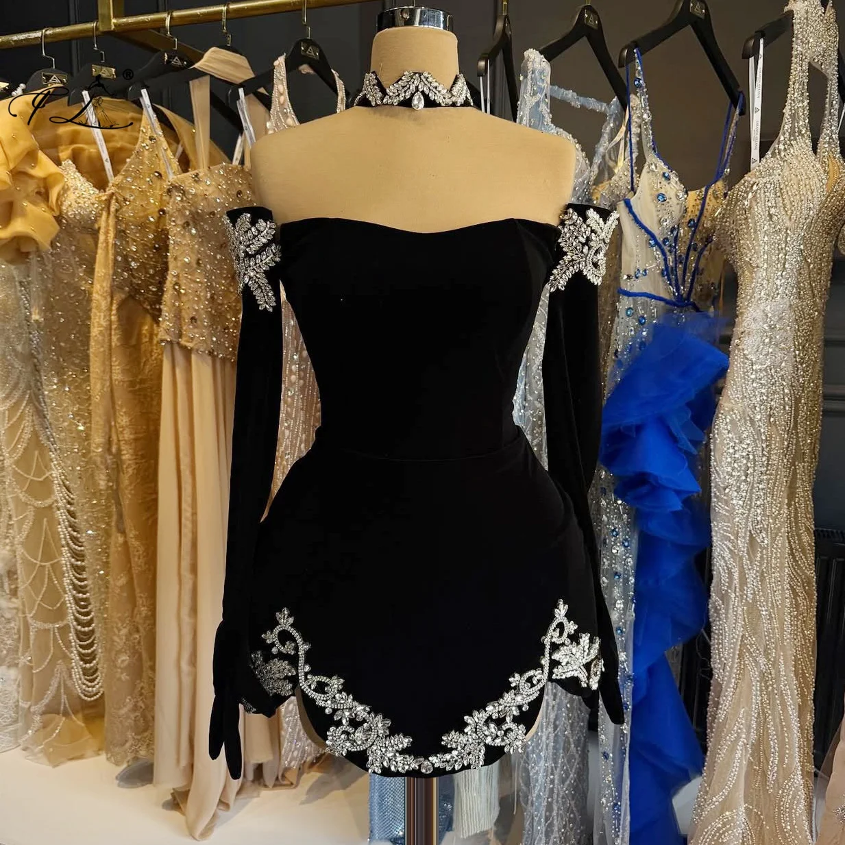

Elegant One-Shoulder Evening Dress Black Velvet Short Crystal Evening Gown Cocktail Dress Women Long Sleeve Winter Mini Dress