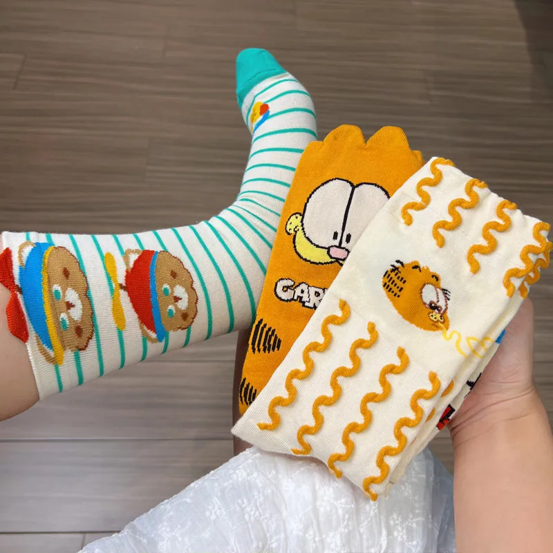 Calcetines de algodón con diseño de dibujos animados de Garfield, lindos y kawaii para niñas, novedad de primavera, calcetines a media pantorrilla, calcetines apilados, mercancía al por mayor