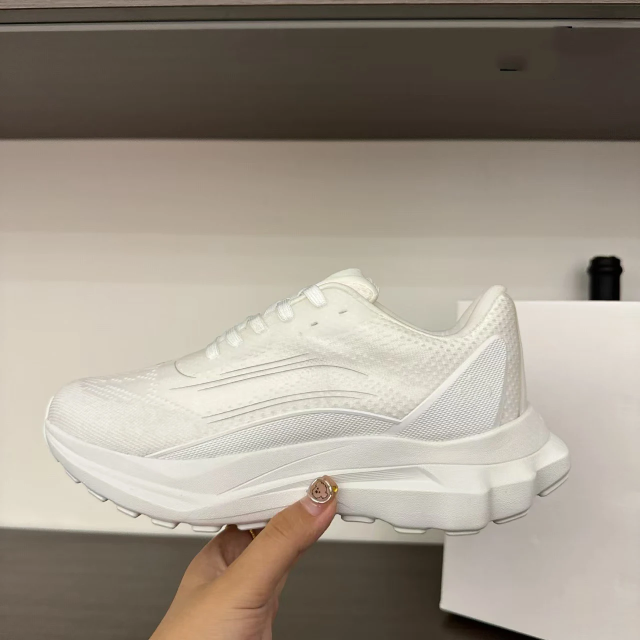 

Autumn Mesh Breathable White Sneakers, Celebrity-Style with Thick Sole and Lightweight Design for Yoga, Fitness, Casual Wear