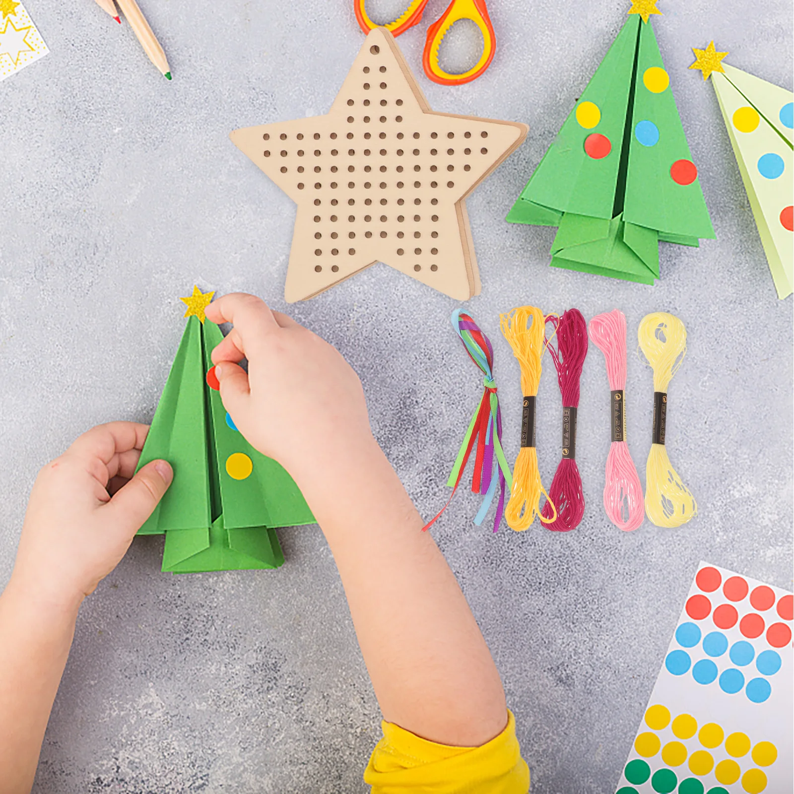 

1 set Wooden Bookmarks Kit Cross Stitch DIY Crafts Hollow Out Star Shape Handmade Paintable Embroidery Bookmark Student Writer