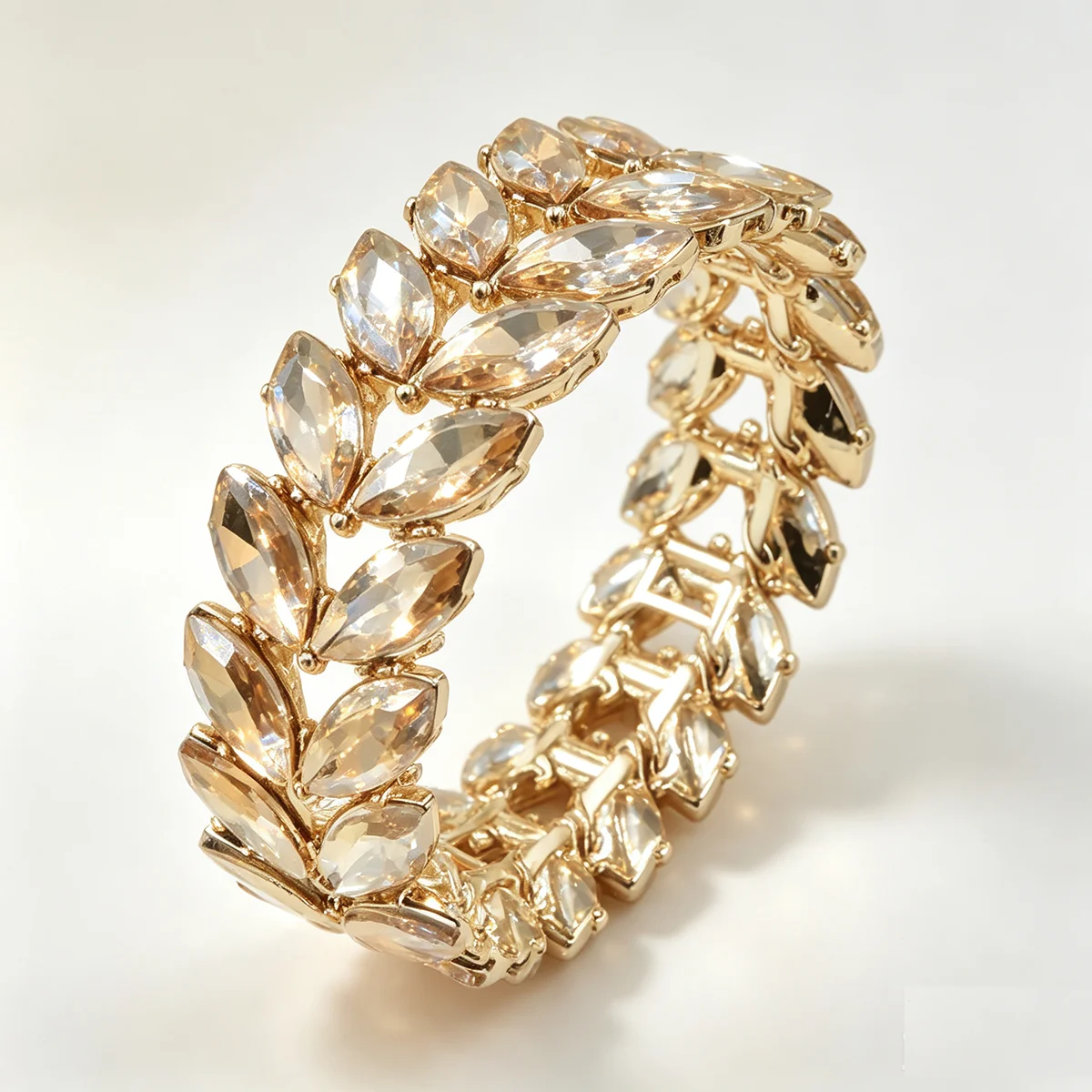 Luxuriöses Breites Strass-Armband für Damen, Geometrischer Kristall-Schmuck für Hochzeit und Party, Pailletten-Schmuck, Vergoldetes Ausziehbares Damenarmband – Detail 6