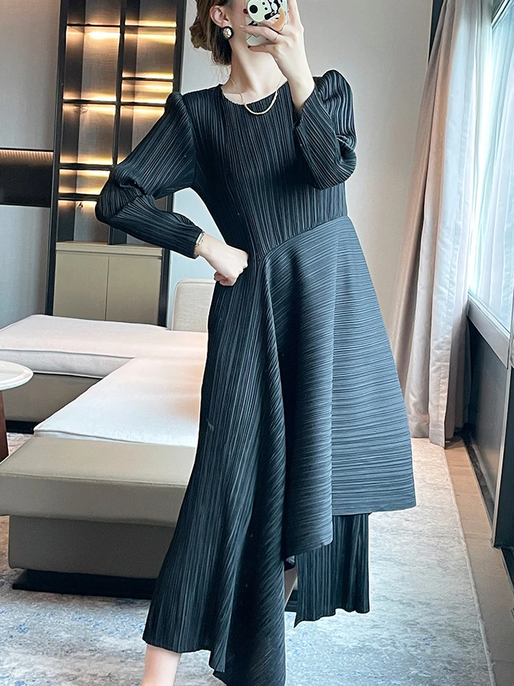 GVUW Patchwork Pleated A Line Dress Women Niche Design Elegant Evening Party Full Sleeve Round Collar New 2024 Autumn 17G3323