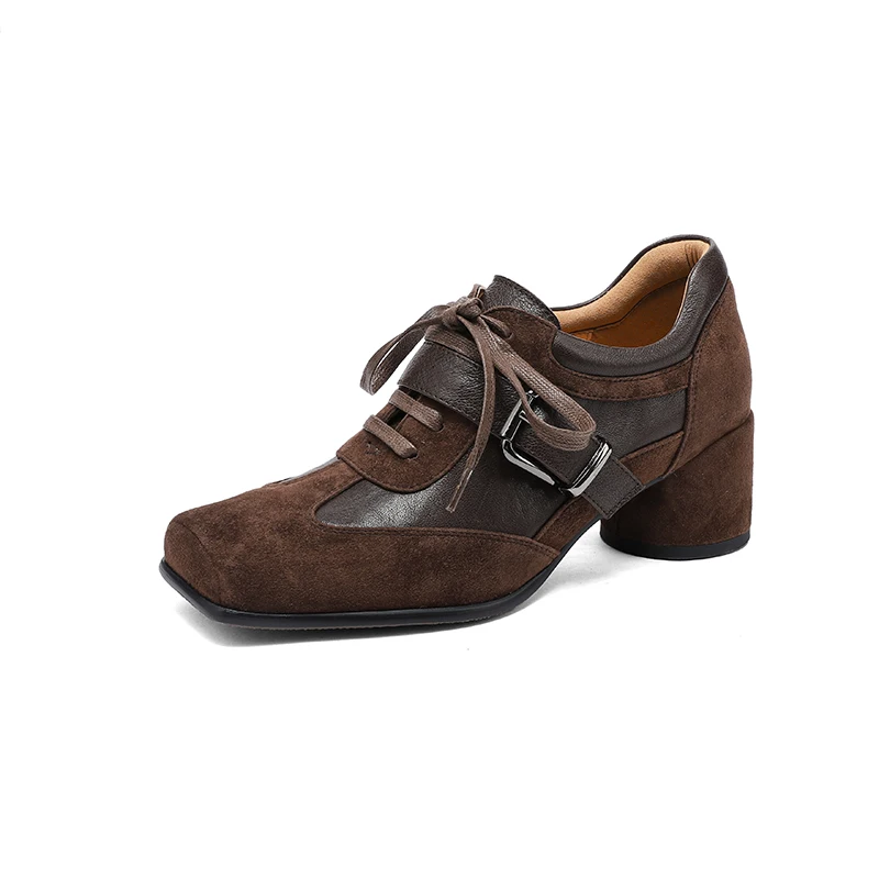 حذاء نسائي مصنوع يدويًا من الجلد الطبيعي برباط عند أصابع القدم وكعب مكتنز متوسط مستوحى من الباليه