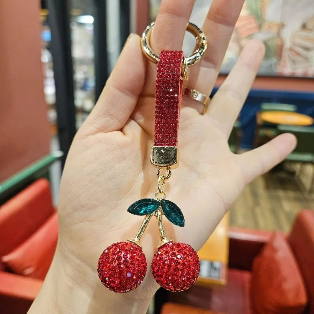 Korean Ins Full Rhinestones Cherry Keychain Blingbling High-end Rhinestone Car Keyring Creative Exquisite Bag Charm Girls Boys