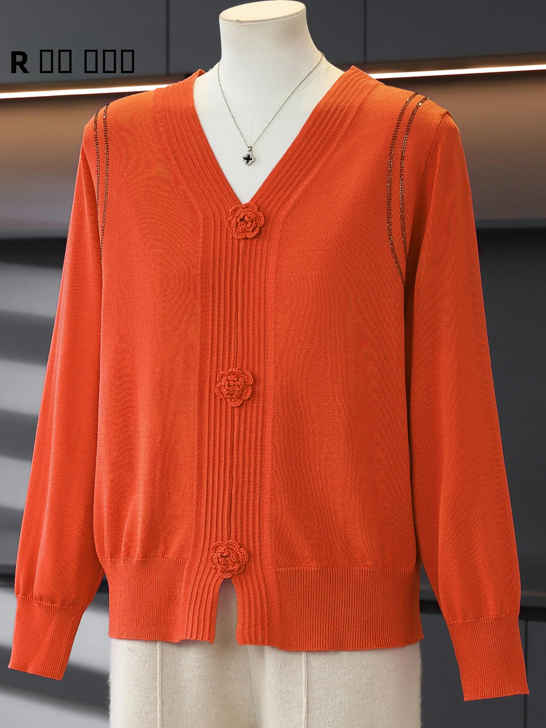 

Spring Autumn V-ne Knitted Base irt Thin Mom Sle Anti-ageing Faionable Ice Silk Top for Middle-aged And ly Women