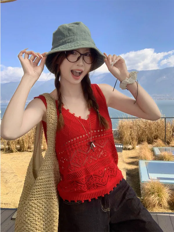 Red V-Neck Hollow out Knitted Tank Top Women's Outerwear Inner Match 2026 Spring New Style Base Shirt Fashionable Top
