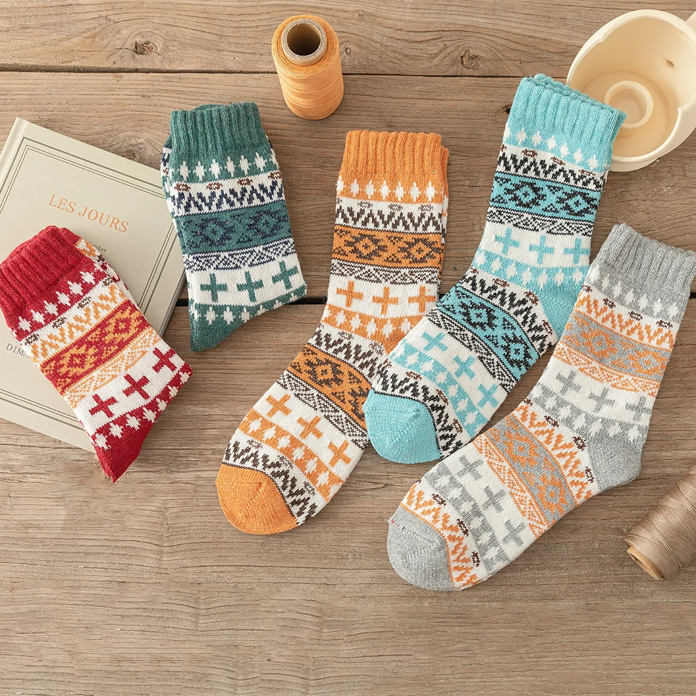 5Pairs New Design Witner Socks Thick Warm Christmas Socks Man Women Couple Socks Free Size 9025