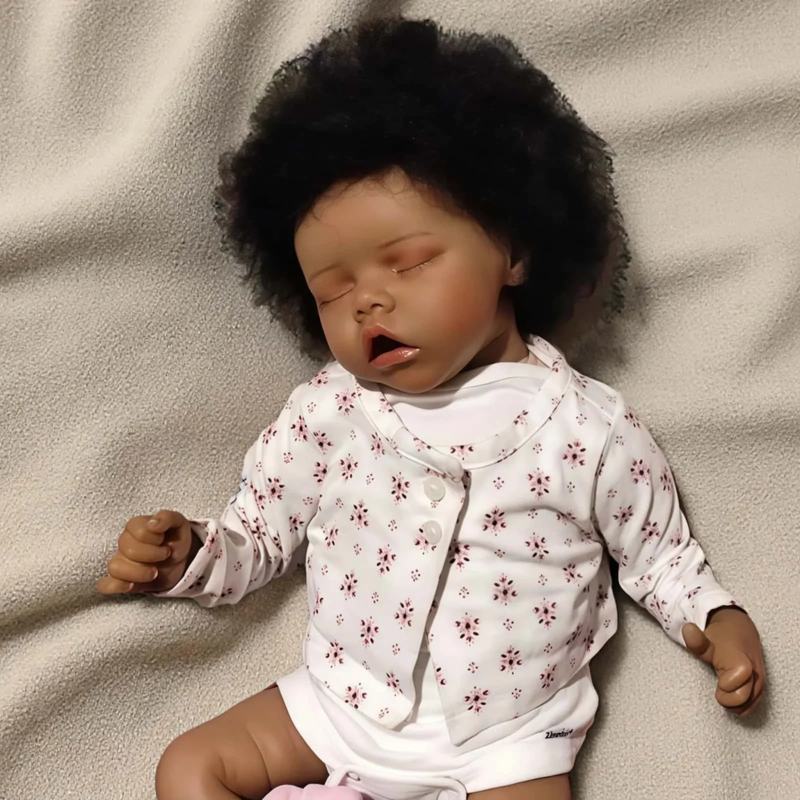 ตุ๊กตาเด็กทารก Risbecko ขนาด 17 นิ้ว เหมือนจริง สีดำ - ตุ๊กตาผ้าเนื้อนุ่มสำหรับเด็กผิวสี - ของขวัญวันเกิด/ของขวัญคริสต์มาส