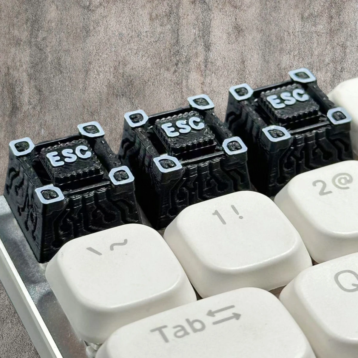 1 Stück Tastenkappe Kreuzachse Neue benutzerdefinierte kreative und personalisierte Schwert Gaming mechanische Tastatur ESC hintergrundbeleuchtete Tastenkappe