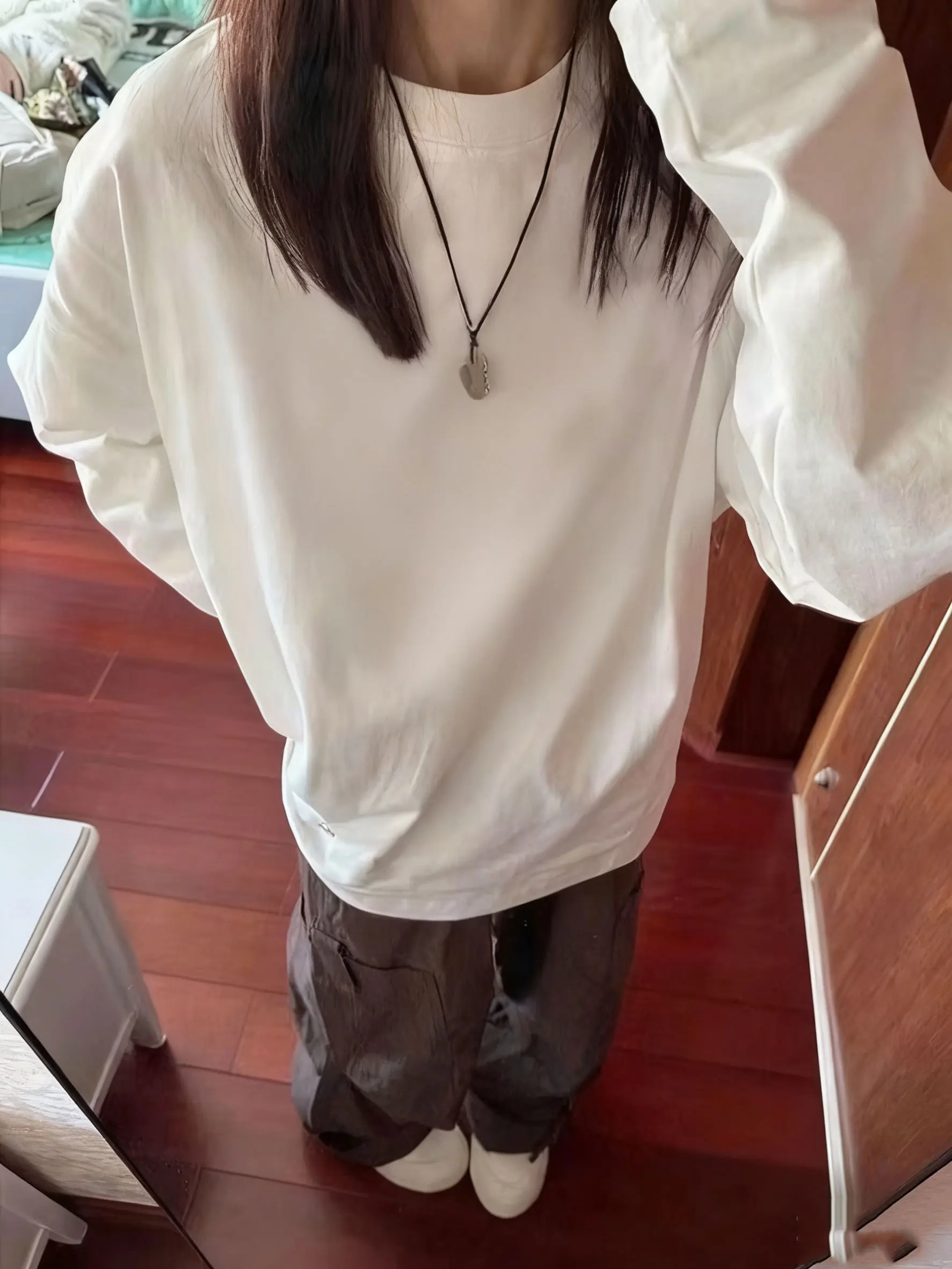 T-shirt lunga autunnale T-shirt basic oversize elegante squisita per il tempo libero donna casual maglietta con o-collo nero bianco tendenza streetwear