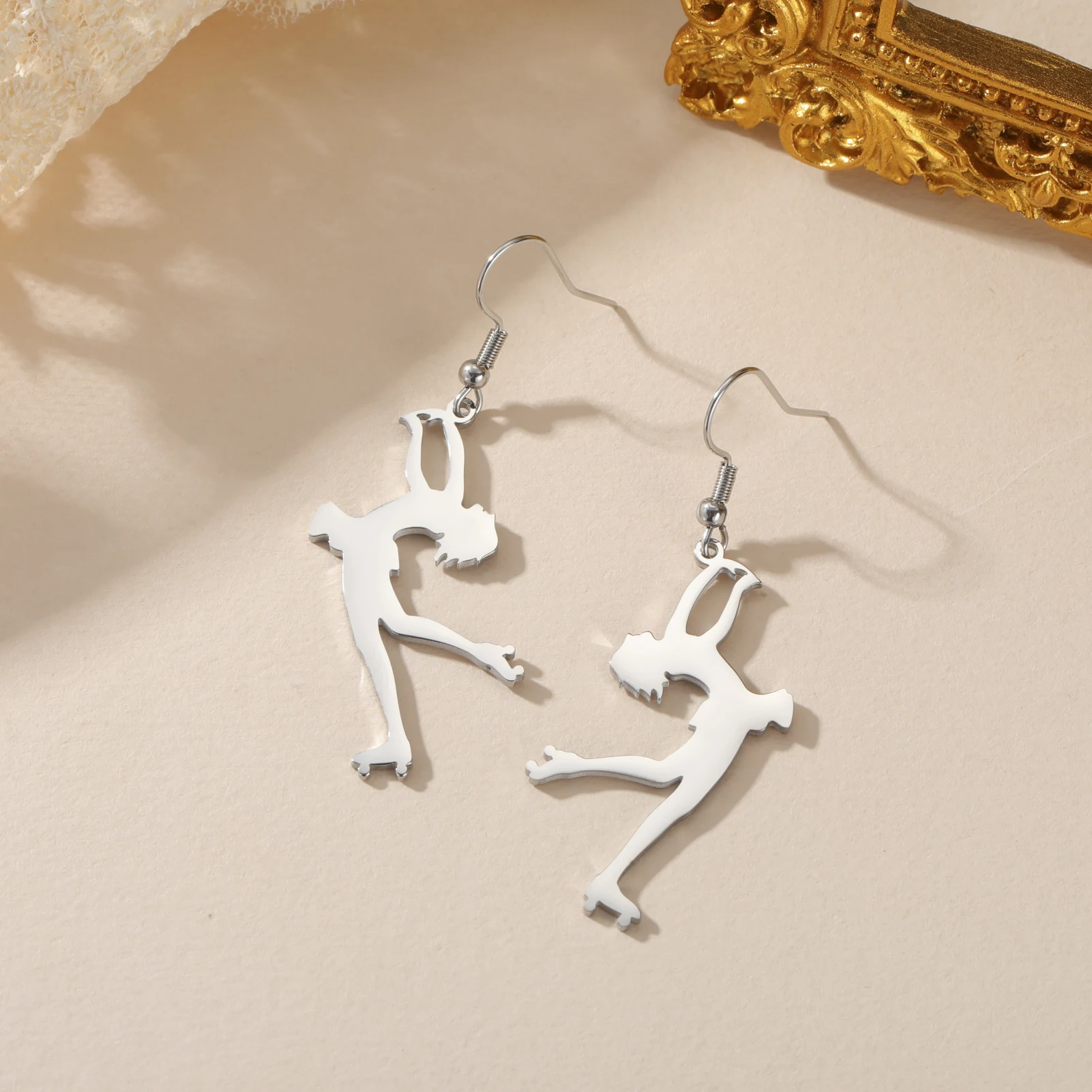 

Roller Skating Girls Earrings Stainless Steel Ladies Casual Elegant Sports Skating Enthusiasts Earrings Athletes Jewelry Gifts