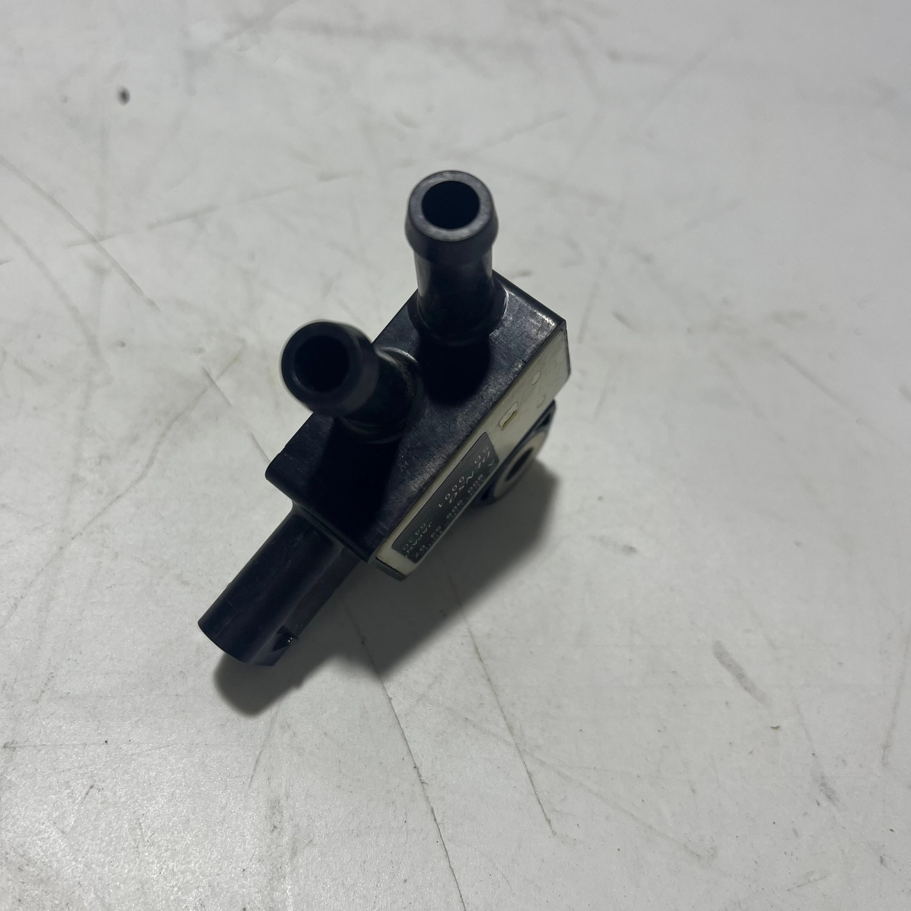 New Genuine Pressure Differential Sensor A0009055307 For Mercedes-Benz A/B/C/E/S/V-CLASS CLA GLB GLC GLE GLS CLS SPRINTER VITO