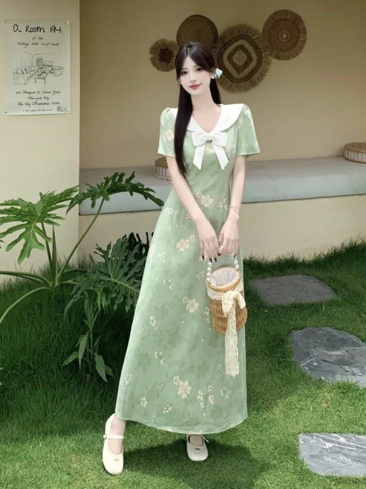 

Новое летнее платье больших размеров с V-образным вырезом, зеленым цветочным принтом, приталенное, универсальное, с завышенной талией, А-силуэт, мягкая дышащая короткая юбка