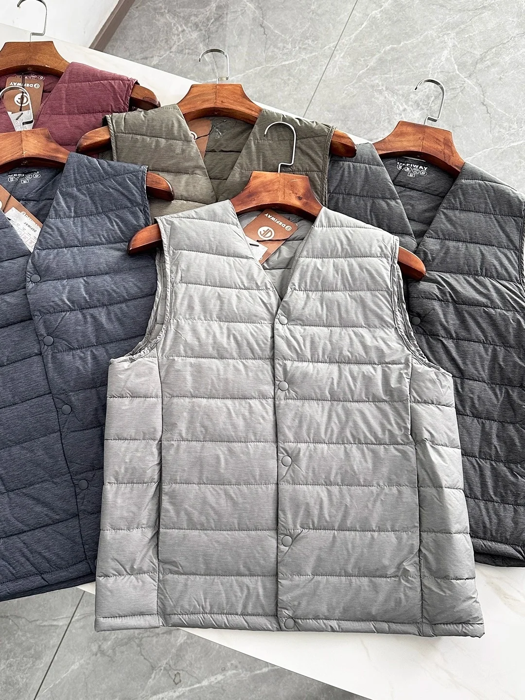 

Korean Sle ex Lightweight down Vest V-Ne Svel Warmth Inner Wear Youth Faion Urban Loose Fit White Du down