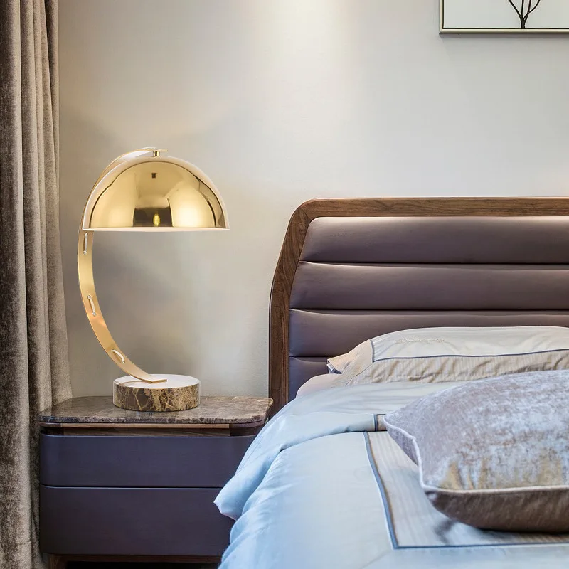 الأجهزة الأمريكية مصباح مكتبي بقاعدة رخامية مطلية بالكهرباء لغرفة المعيشة وغرفة نموذجية إبداعية حديثة للدراسة